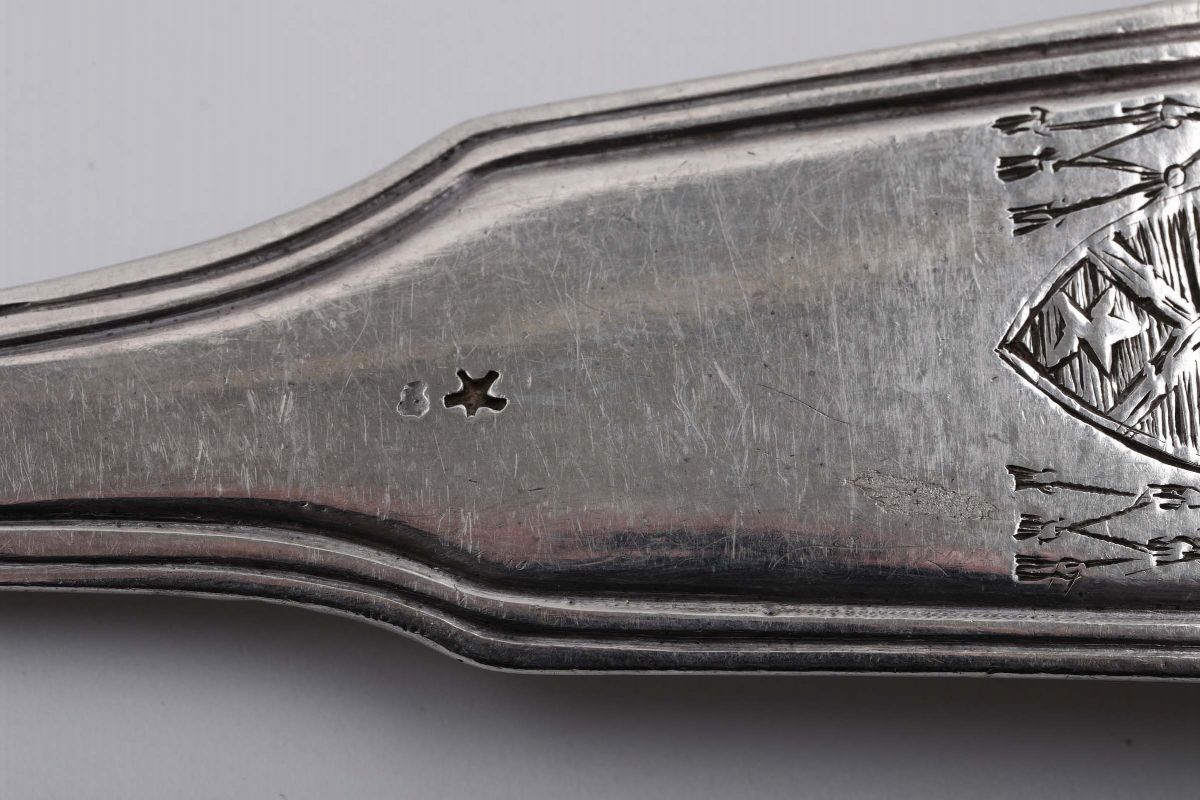 Set di Quattro Posate di Servizio in Argento Fuso, Sbalzato e Cesellato, Genova, Punzoni della To...
