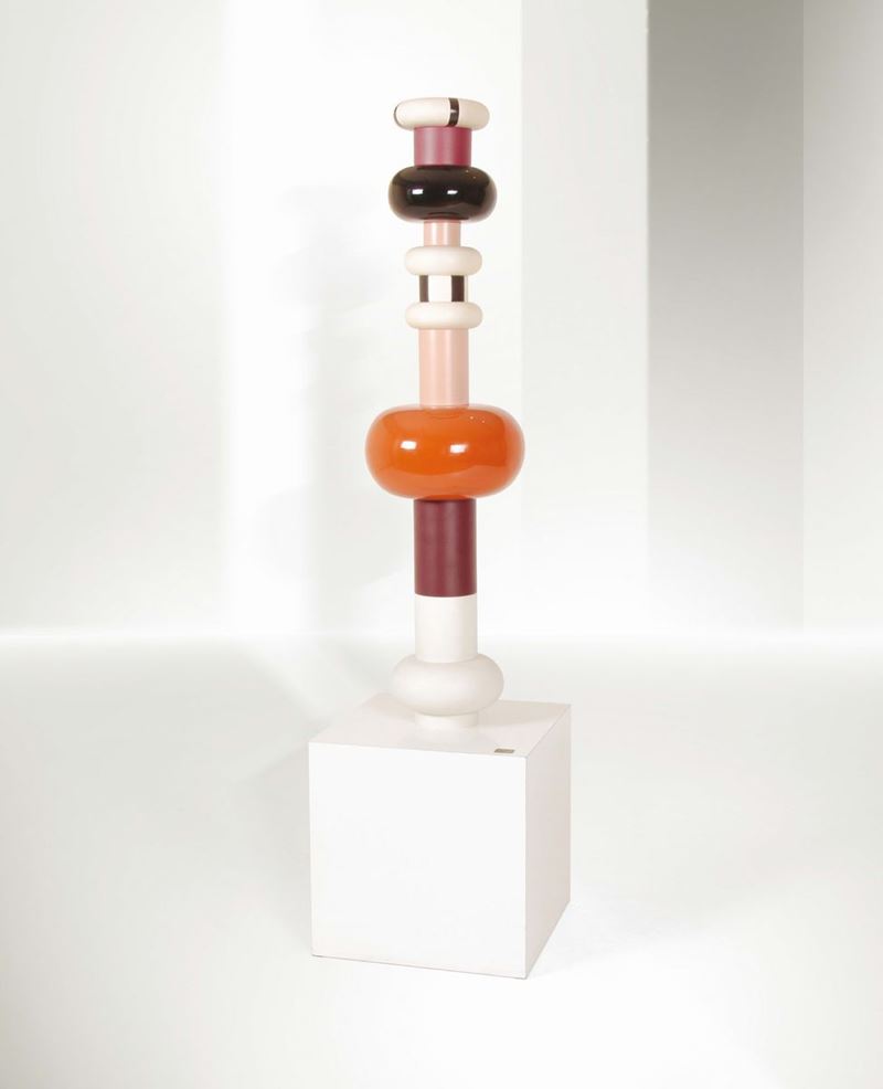 Ettore Sottsass, a Chocolat Totem with a laminated wood stand and a structure made up by enamelled ceramic elements. Original metal label “Sottsass Chocolat P/A Mirabili Italy” Mirabili Prod., Italy, 2000 ca.  - Auction Fine Design - Cambi Casa d'Aste