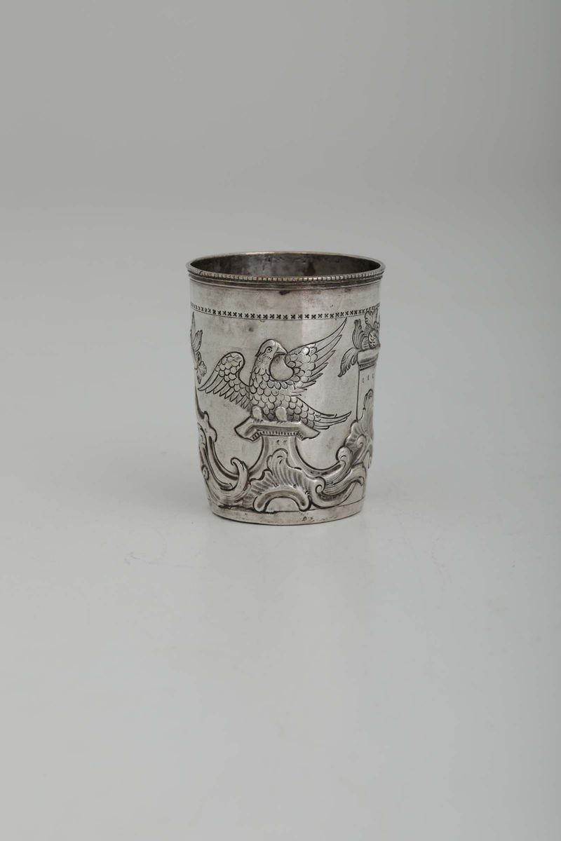 Bicchiere in Argento Sbalzato e Cesellato con Decori a Volute, Zoomorfi e Fitoformi. Mosca 1790
