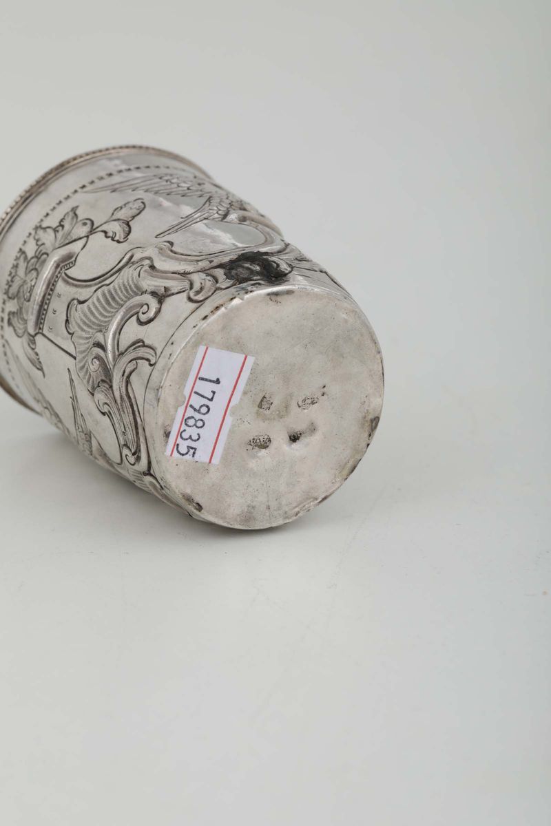 Bicchiere in Argento Sbalzato e Cesellato con Decori a Volute, Zoomorfi e Fitoformi. Mosca 1790
