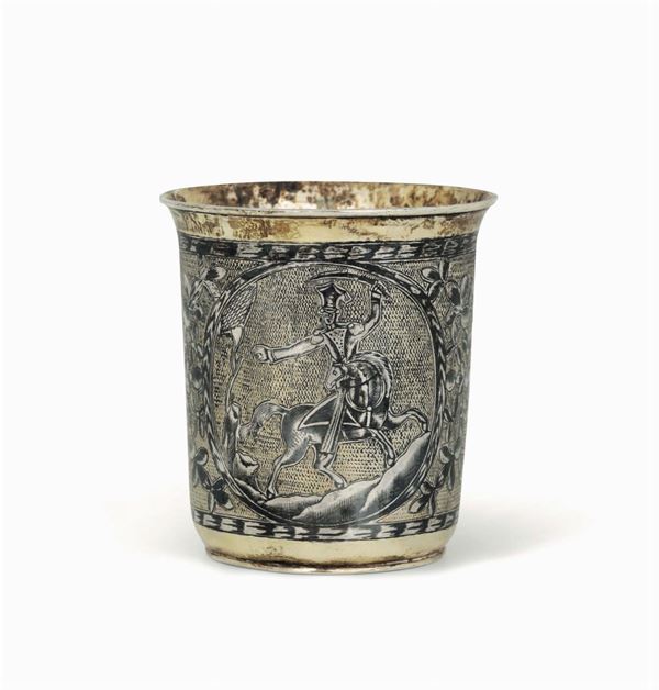 Bicchiere in argento sbalzato, cesellato, dorato e niello. Mosca 1832