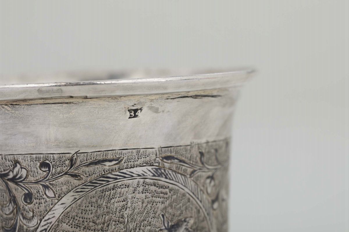Bicchiere in Argento Sbalzato, Cesellato, Dorato e Niello. Mosca 1848