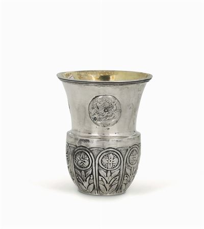 Bicchiere in Argento Sbalzato, Cesellato a Foggia di Vaso. Mosca 1838
