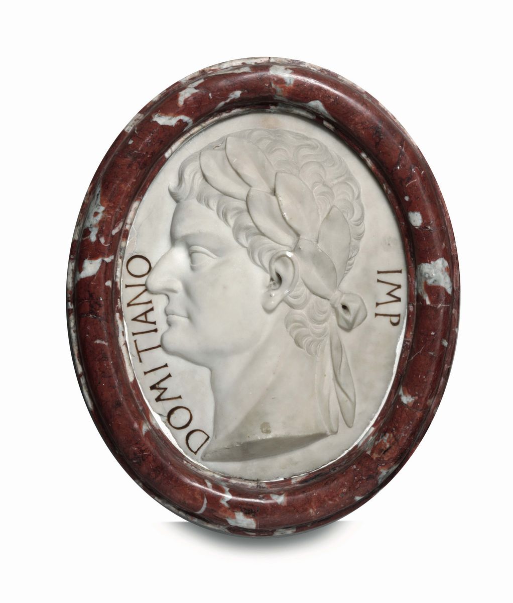 Coppia di Medaglioni in Marmo Bianco Raffiguranti gli Imperatori Tito e Domiziano, XIX-XX Secolo