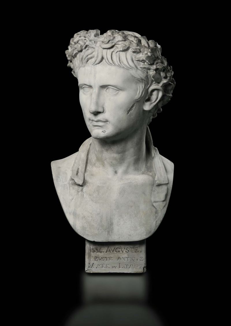 Busto in gesso dell'imperatore Ottaviano Augusto con indosso la corona civica, XIX-XX secolo  - Asta Importanti Opere e Arredi - Cambi Casa d'Aste