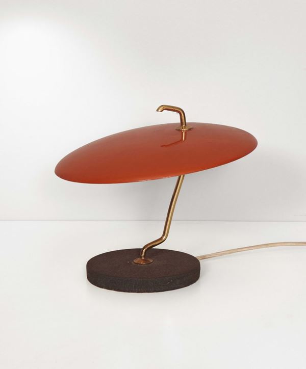 Gino Sarfatti, a 537 P table lamp with a cast iron base, brass structure and lacquered brass diffuser. Arteluce Prod., Italy, 1950