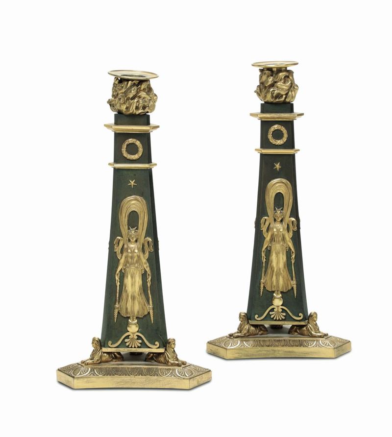 Coppia di candelieri in bronzo, XIX-XX secolo  - Asta Importanti Opere e Arredi - Cambi Casa d'Aste