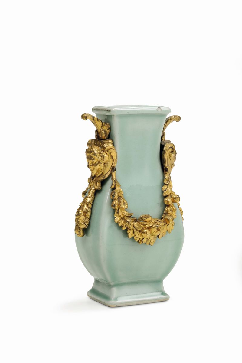 Vaso in Porcellana Claire De Lune, Cina XIX Secolo
