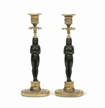 Coppia di Candelieri Bronzo Dorato e Patinato in Stile “retour D’egypte”, XIX-XX Secolo