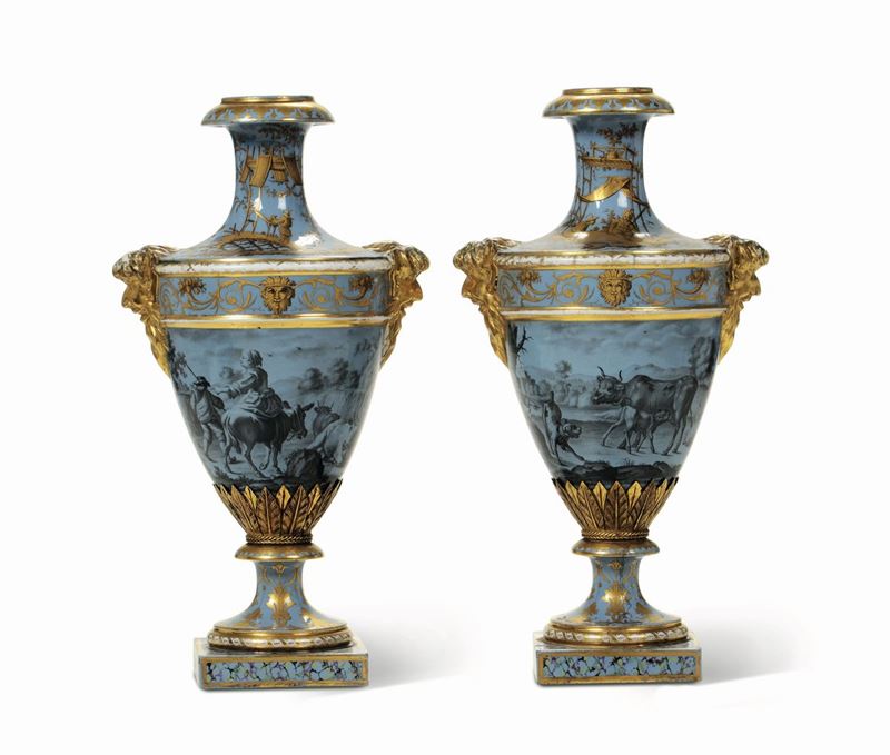 Coppia di vasi Probabilmente Parigi, fine del XVIII secolo  - Asta Maioliche e Porcellane - Cambi Casa d'Aste