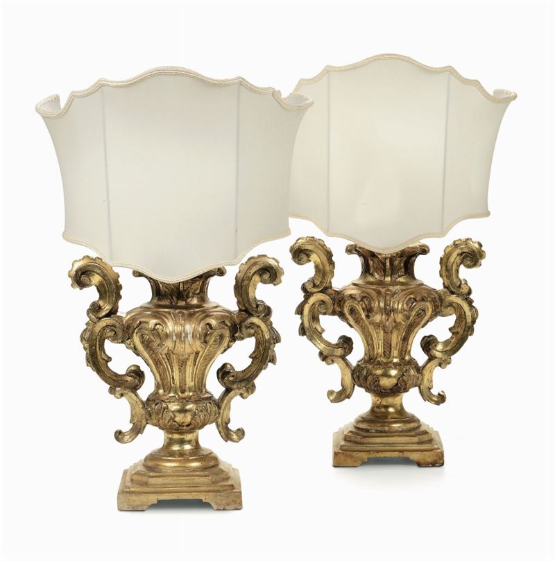 Coppia di vasi biansati in legno intagliato e dorato, XVIII-XIX secolo  - Auction Fine Art - I - Cambi Casa d'Aste