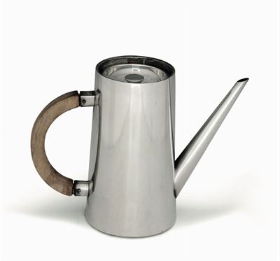 Caffettiera in Argento Sbalzato e Manico in Legno. Argentiere Genazzi, Milano, Seconda Metà del X...