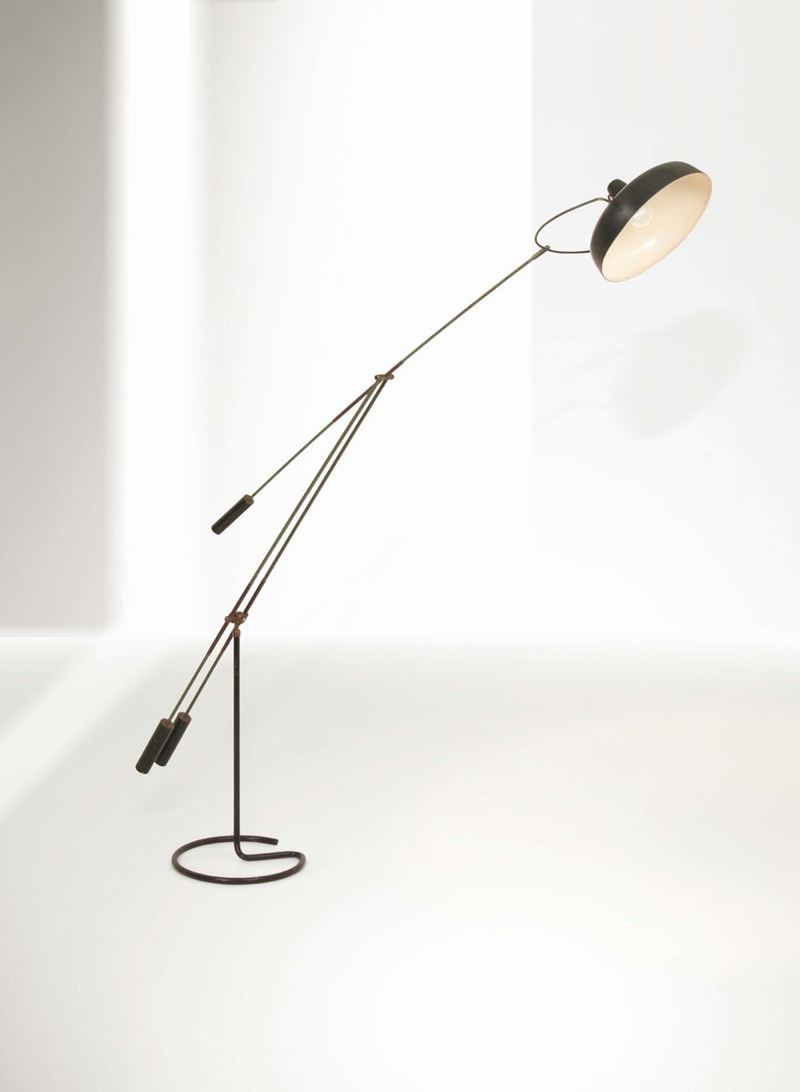 Franco Giovanni Legler, a floor lamp with a double tilting arm. Brass and lacquered brass structure. Lacquered aluminum diffuser. Original design presented at the IX Triennale di Milano. Arredoluce Prod., Italy, 1951  - Auction Fine Design - Cambi Casa d'Aste
