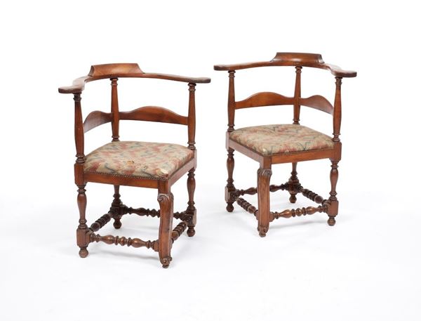 Coppia di sedie ad angolo, XIX secolo