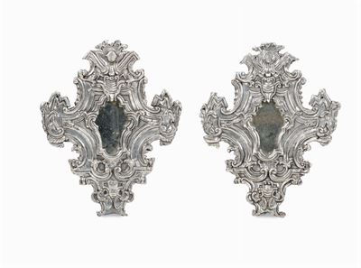 Coppia di Cornicette in Legno e Argento Sbalzato. Manifattura Italiana del XVII Secolo. Apparente...