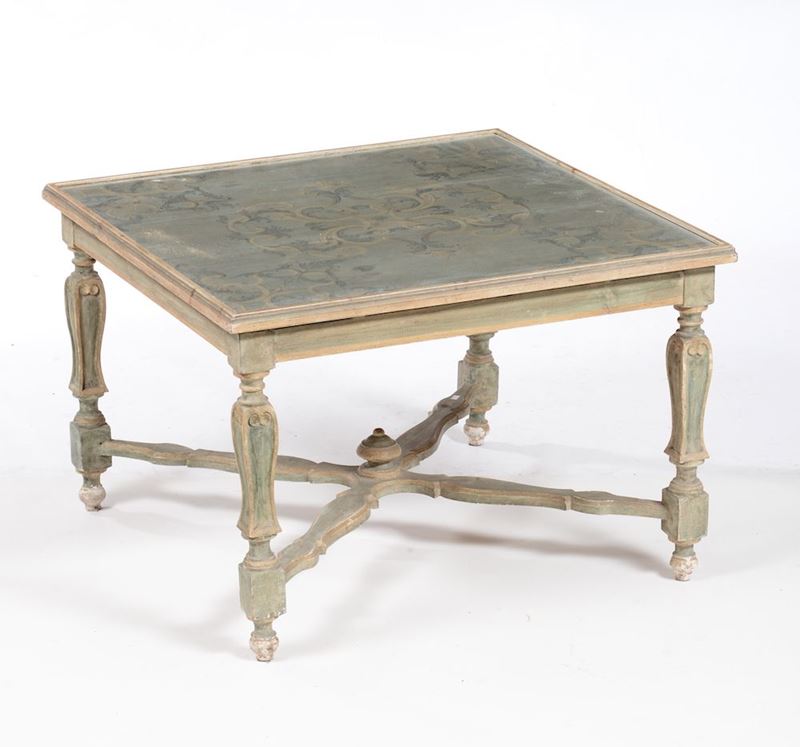Tavolo quadrato da salotto in legno laccato, XIX secolo  - Asta Asta a Tempo Arredi e Antiquariato - V - Cambi Casa d'Aste
