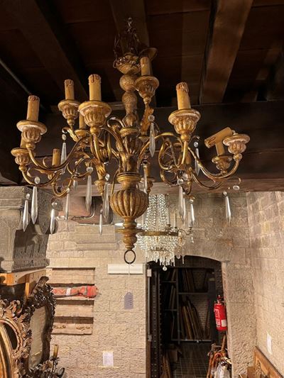 Lampadario in Legno Laccato