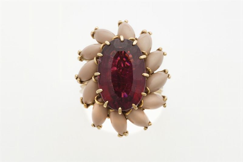 Tourmaline and coral ring  - Auction Fine Jewels - Cambi Casa d'Aste