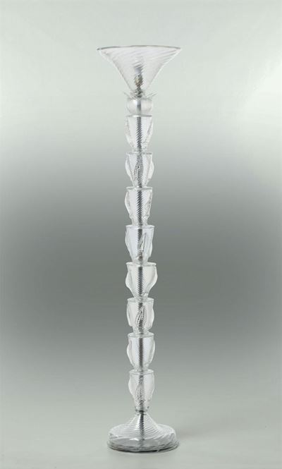 Lampada da Terra con Struttura in Metallo e in Vetro di Murano.