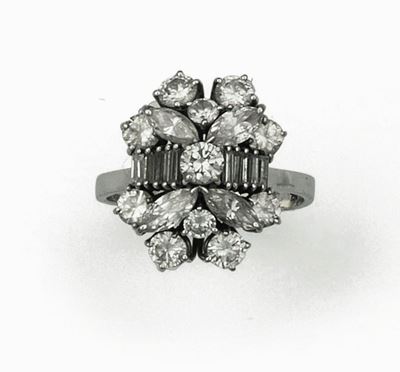 Anello con Diamanti Taglio a Brillante, Navette e Baguette