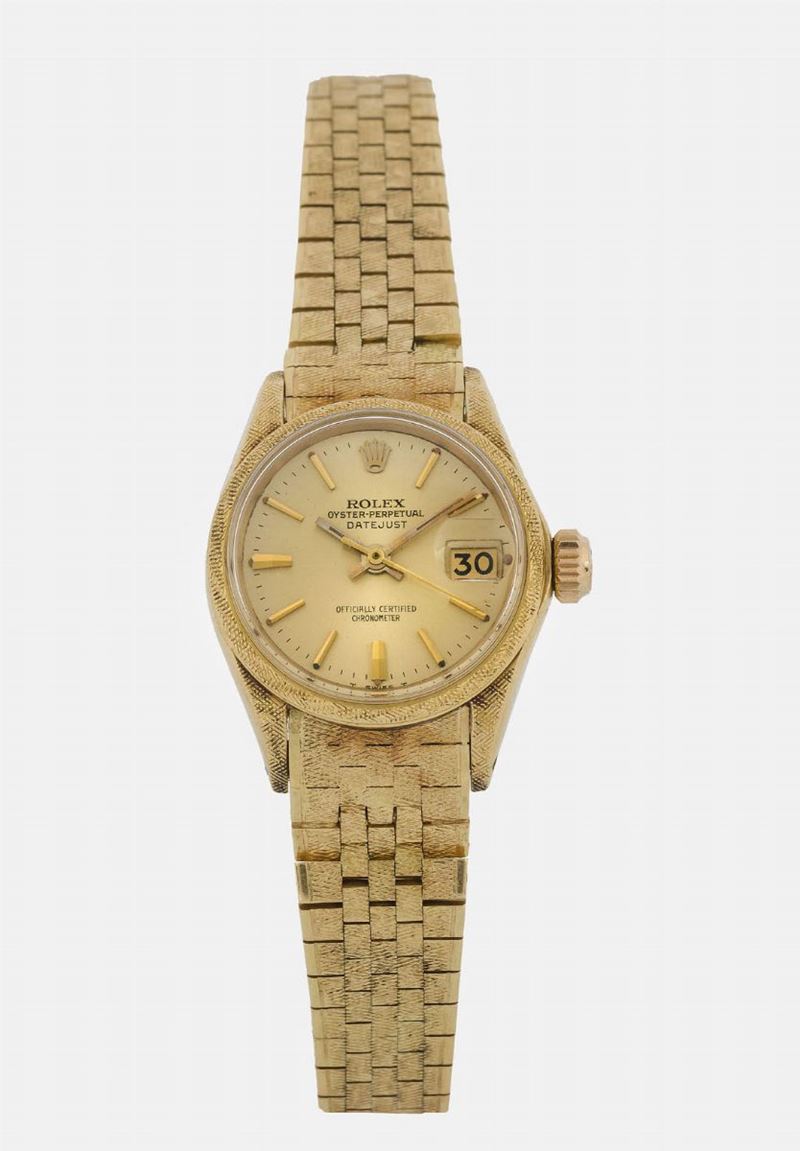 ROLEX - Oyster Perpetual Datejust, case No.1175621, Ref. 6521. Fine, self-winding, water resistant, 18K yellow gold wristwatch with date and an 18K yellow gold Rolex bracelet with deployant clasp. Accompanied by the Guarantee. Made circa 1960.Dial, case and movement signed, in good conditions.  - Auction Important Wristwatches and Pocket Watches - Cambi Casa d'Aste
