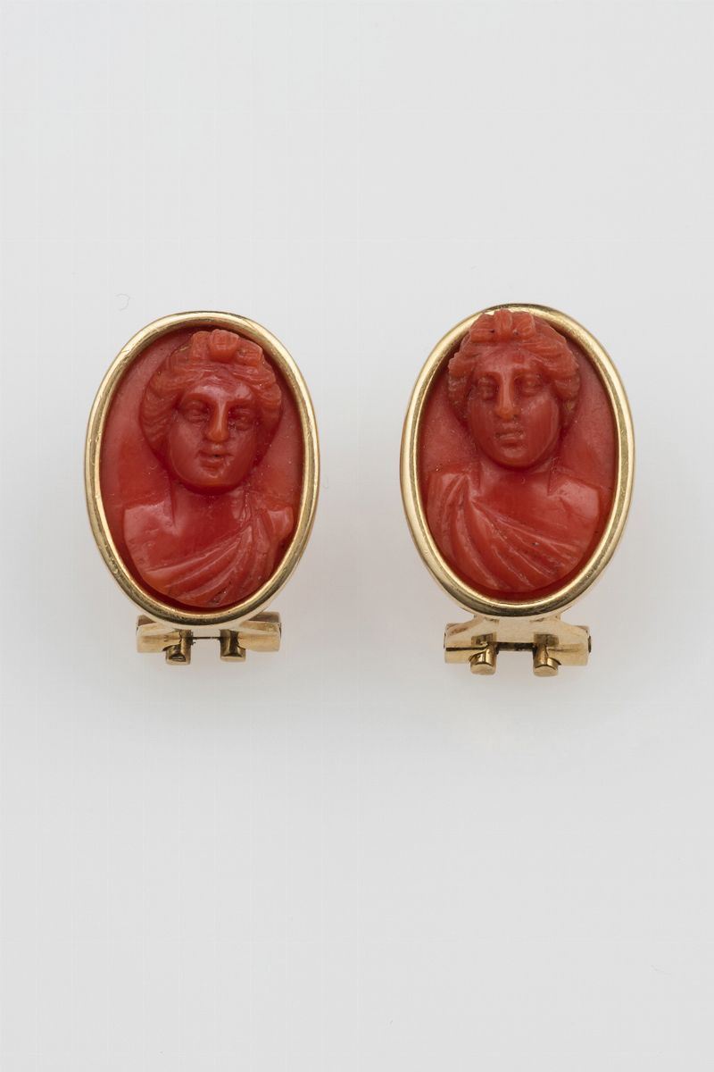 Pair of coral and gold earrings  - Auction Jewels Timed Auction - Cambi Casa d'Aste