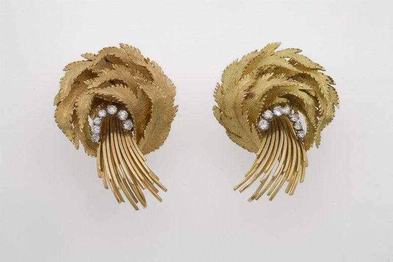 Pair of diamond and gold earrings  - Auction Jewels Timed Auction - Cambi Casa d'Aste