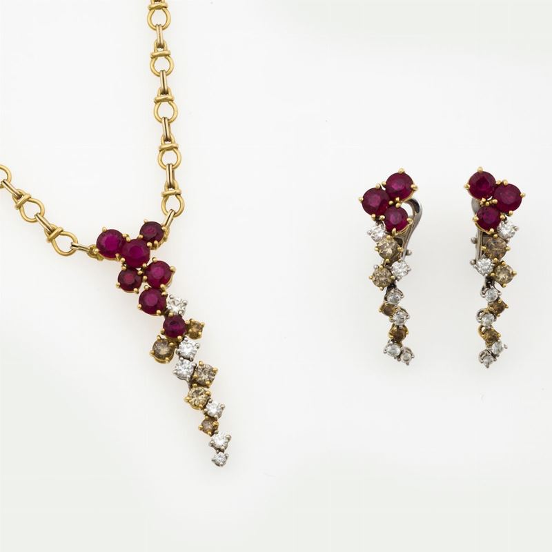 Algozzini. Parure composta da un paio di orecchini ed un pendente con rubini e diamanti  - Asta Fine Jewels - Cambi Casa d'Aste