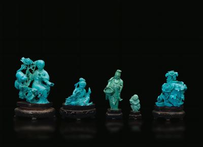 Lotto Composto da Quattro Sculture e un Vasetto in Turchese, Cina, Inizio XX Secolo