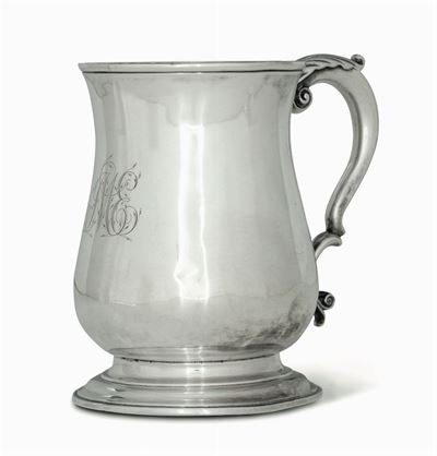 Boccale in Argento Fuso, Sbalzato e Cesellato. Londra 1759, Argentiere Thomas Whipham & Charles W...