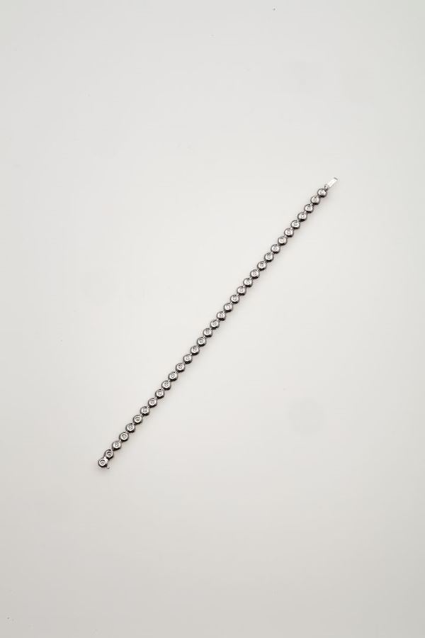 Brilliant-cut diamond line bracelet Bracciale con diamanti taglio brillante