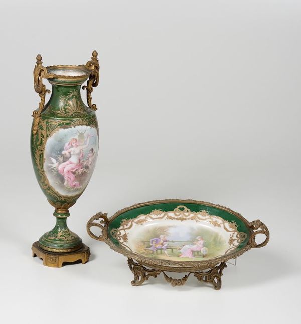 Un vaso e un vassoio Probabilmente Limoges, ultimo terzo del  XIX secolo
