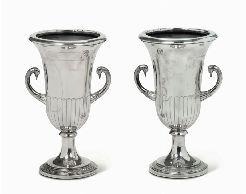 Due vasi in argento. Francia XX secolo  - Asta Argenti da Collezione - Cambi Casa d'Aste
