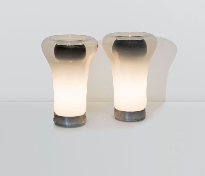 Angelo Mangiarotti, a pair of Saffo table lamps. Pressed aluminum structure and glass shade. Artemide Prod., Italy, 1967  - Auction Design 200 - Cambi Casa d'Aste