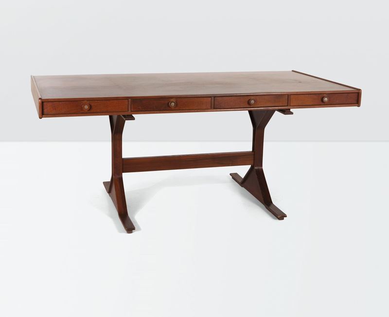 Gianfranco Frattini, a mod. 530 desk with a wooden structure and top. Bernini Prod., Italy, 1960 ca.  - Auction Design 200 - Cambi Casa d'Aste
