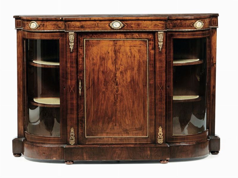 Credenza a tre ante in legno intarsiato e filettato, Francia XIX secolo  - Auction Fine Art - I - Cambi Casa d'Aste