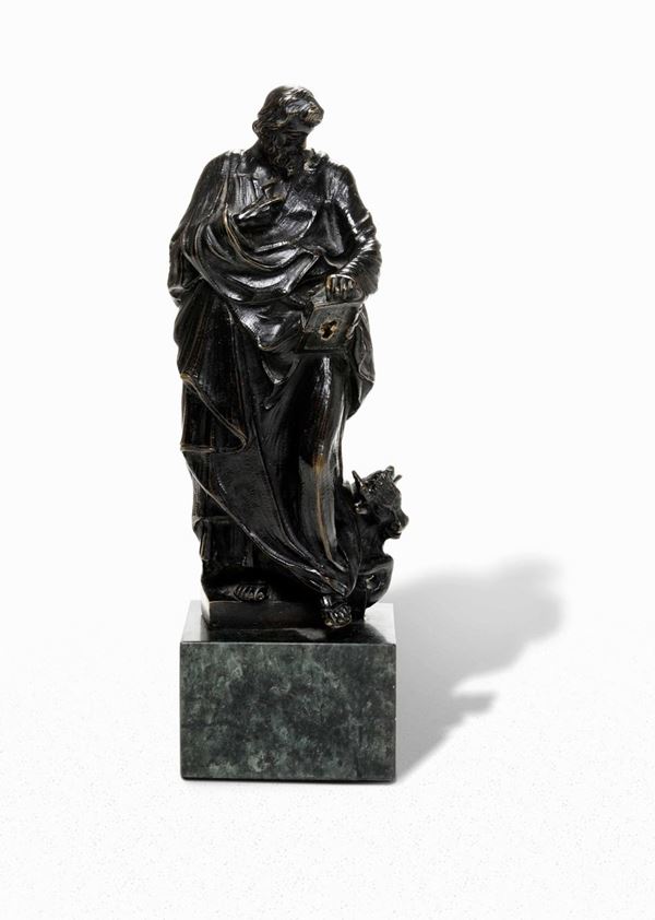 San Matteo evangelista in bronzo fuso e cesellato, base in marmo (non coeva). Fonditore barocco, Roma (?), XVII-XVIII