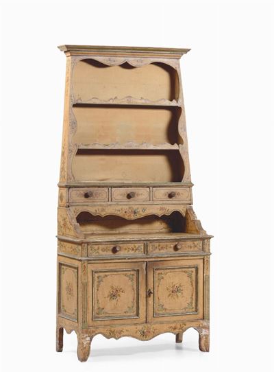 Credenza in Legno Laccato con Alzata a Giorno, XX Secolo