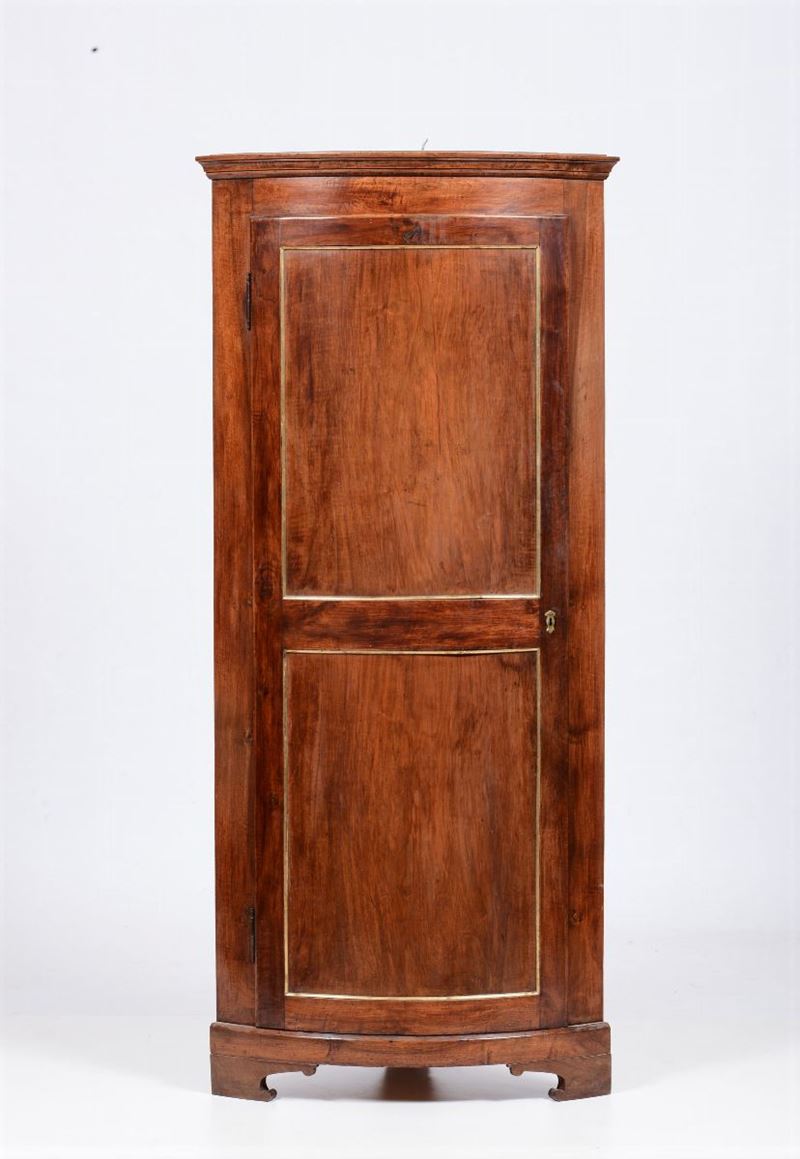 Angoliera ad un'anta in noce massello, XIX secolo  - Auction Furniture - Cambi Casa d'Aste