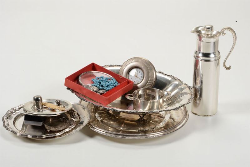Lotto di oggetti in metallo e argento  - Auction Silvers - Cambi Casa d'Aste