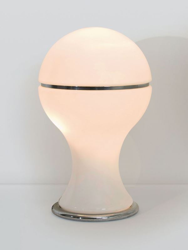 Gianni Celada, a Mongolfiera table lamp in bright white glass with chromed brass bands. Fontana Arte Prod., Italy, 1970