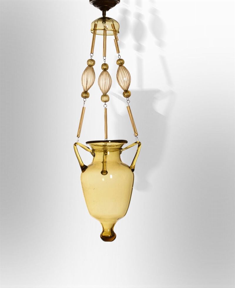 Lampada a sospensione con struttura in metallo e vetro colorato.  - Auction Design - Cambi Casa d'Aste