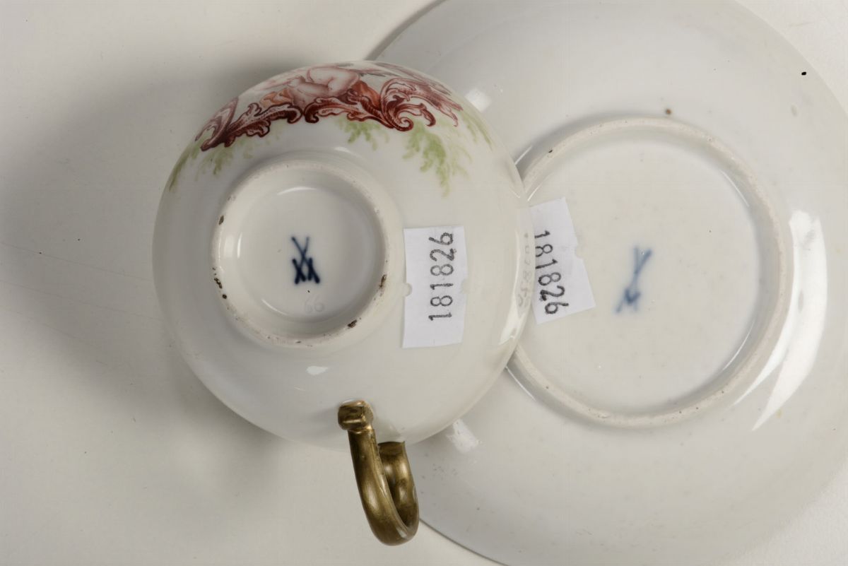 Tazza con Piattino Meissen, 1740 Circa (porcellana) Decorazione di Franz Ferdinand Mayer, Pressni...