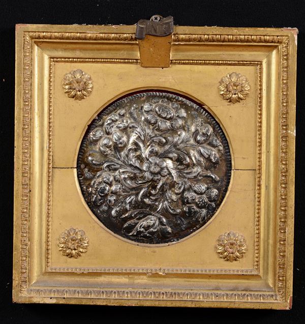 Rilievo in metallo sbalzato a motivo floreale, XVIII secolo