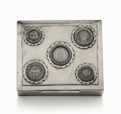 Scatola in Legno Rivestito in Argento con Cinque Monete Incastonate, Impero Austro-ungarico XIX-X...