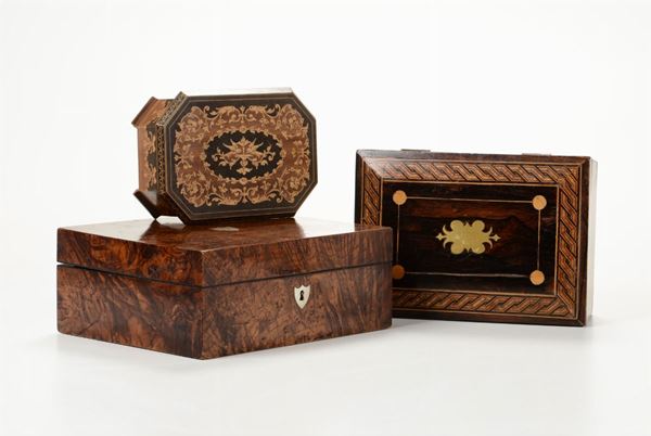 Due scatole, una in radica, l’altra con intarsi in madreperla e ottone, XIX secolo