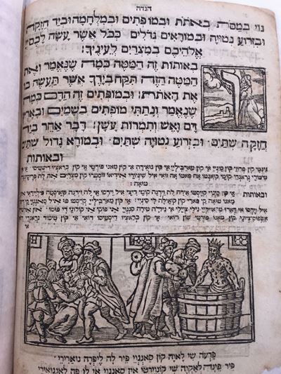 Ebraica: 2 Antichi Libri Scolastici Contenenti Oltre 80 Xilografie di Dimensioni e Soggetti Diver...