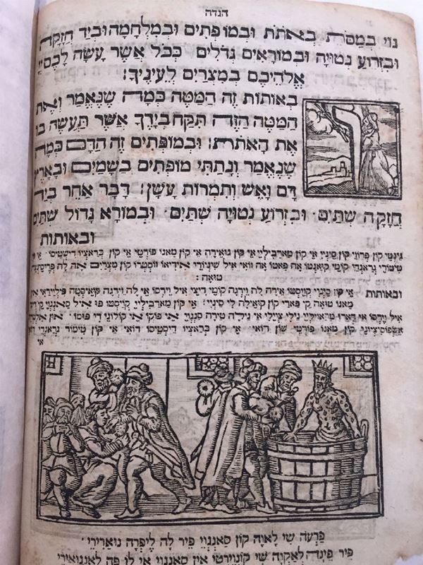 Ebraica: 2 antichi libri scolastici contenenti oltre 80 xilografie di dimensioni e soggetti diversi