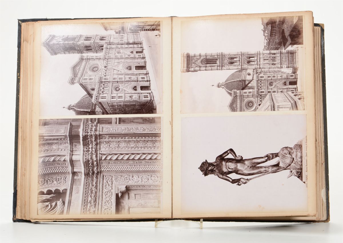 Album Rilegato Contenente 113 Fotografie di Venezia e Firenze, Epoca Fine 800