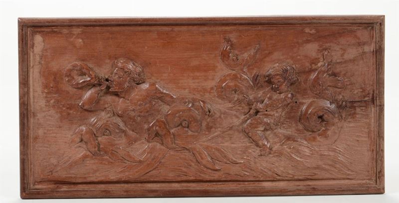 Tritone e un puttino che cavalcano mostri marini, bassorilievo in legno, XIX-XX secolo  - Auction Works of Art Timed Auction - IV - Cambi Casa d'Aste